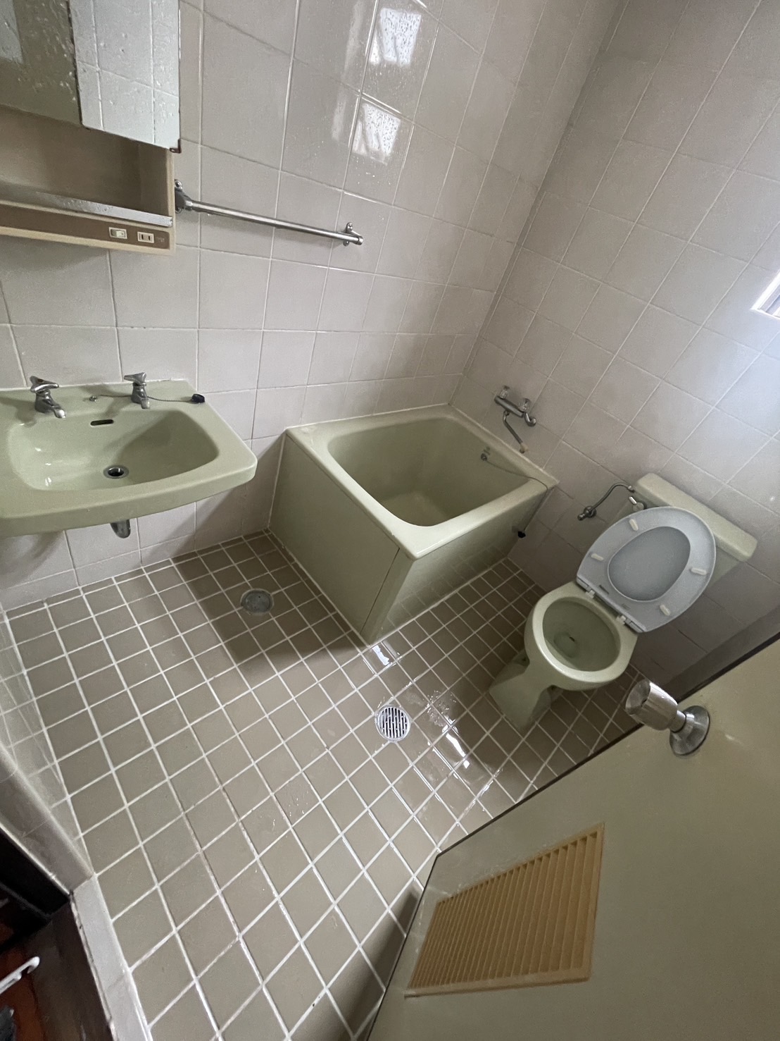 沖縄 トイレ 洗面台クリーニング After