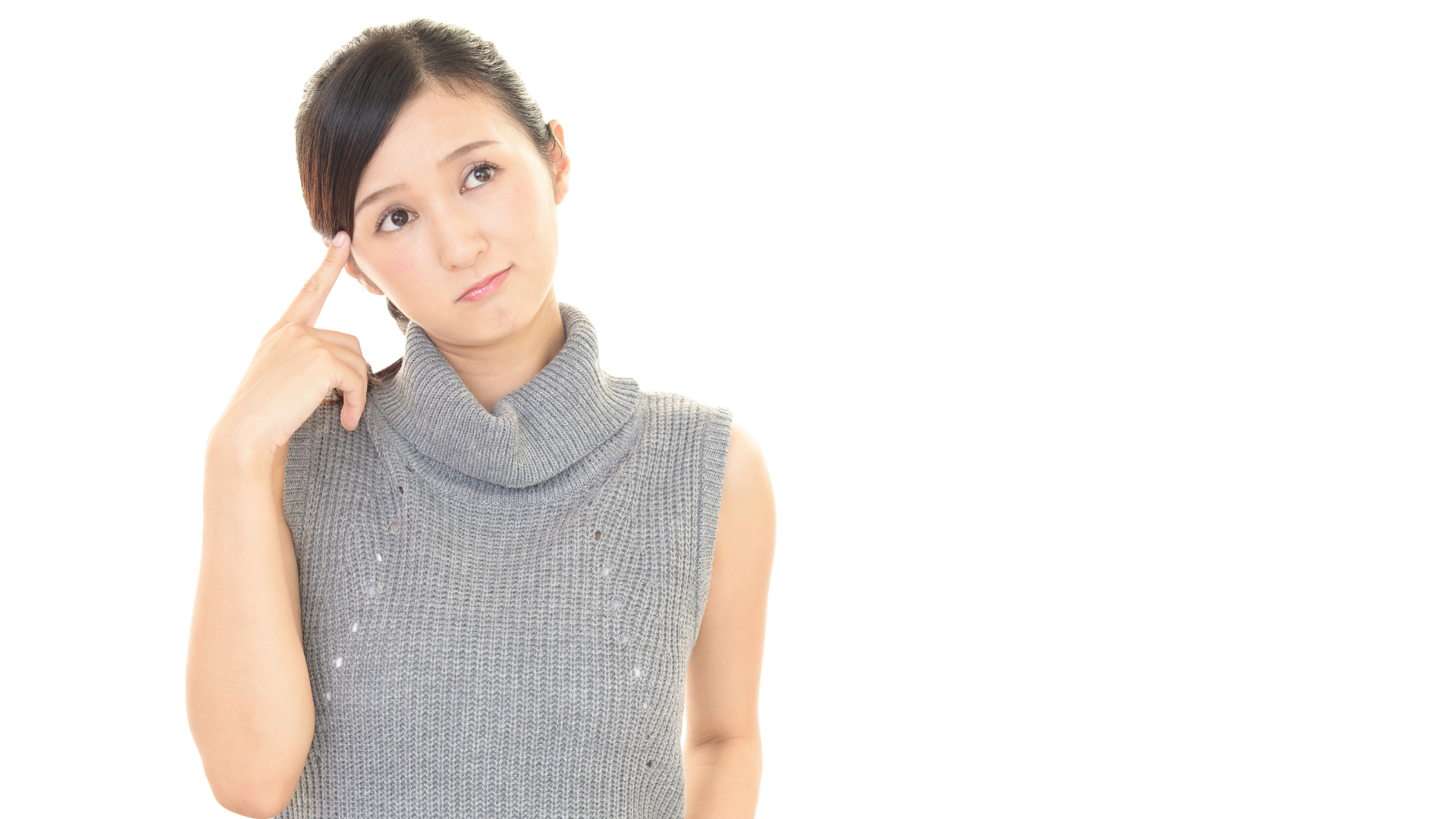 使わなくなった水タンクの処分に悩む女性
